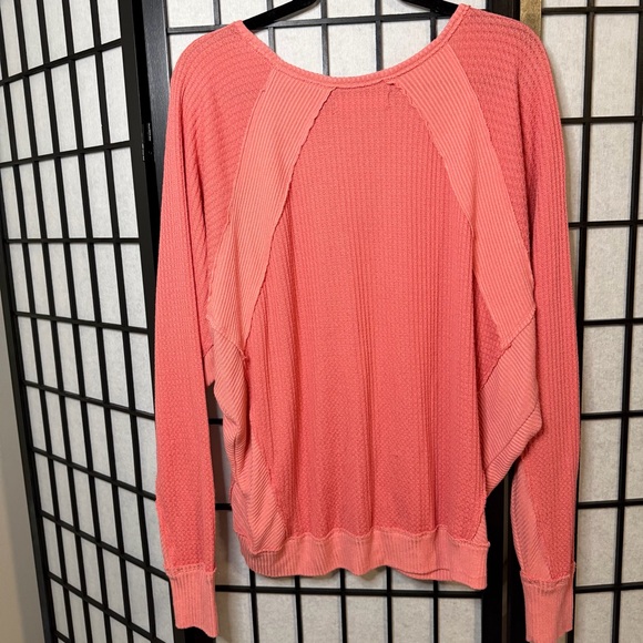 We The Free Prairie Rose Santa Clara V-Neck Thermal Top Small - Picture 3 of 4